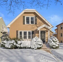 Building Photo - 306 N 71st St