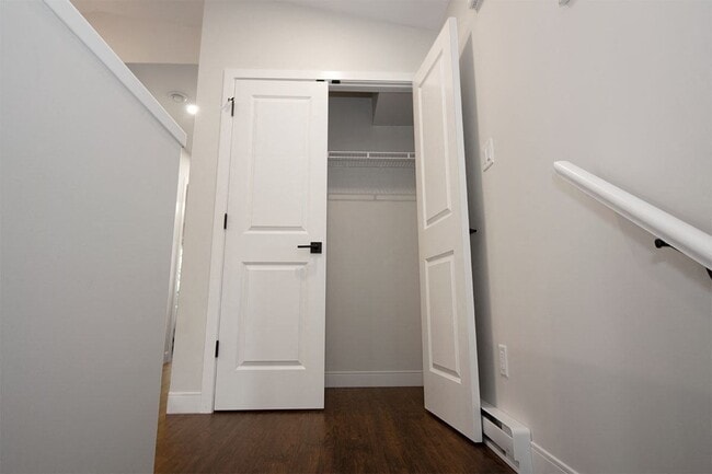 Large Closet - 575 Warsaw Avenue Apartments