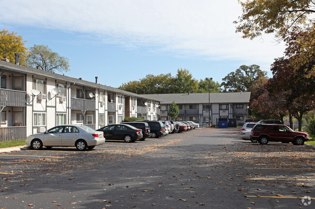 Building Photo - LeClaire Station Apartments