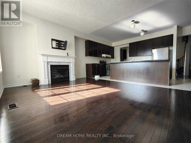 Photo du bâtiment - 10587 Woodbine Ave