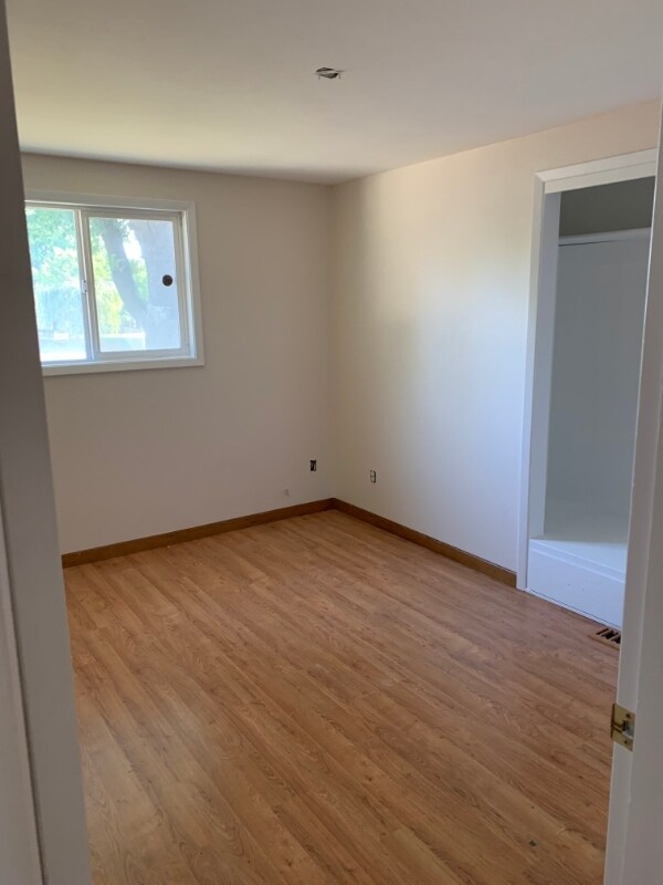 Building Photo - 911 Linden Ave