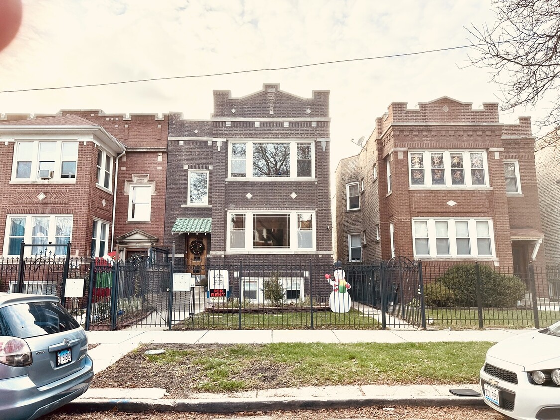 Primary Photo - 3046 N Keating Ave