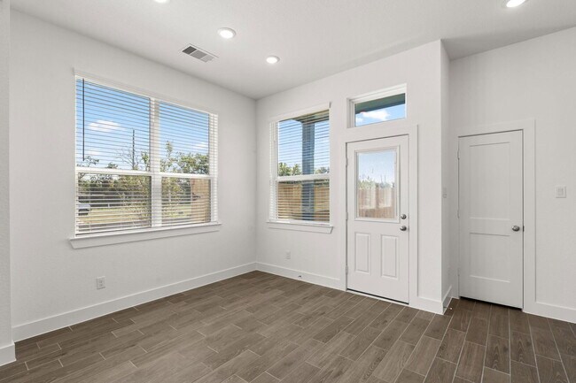 Foto del edificio - Park Hill Court, Stafford, TX 77477 - 3 BR 2.5 BA single-family home