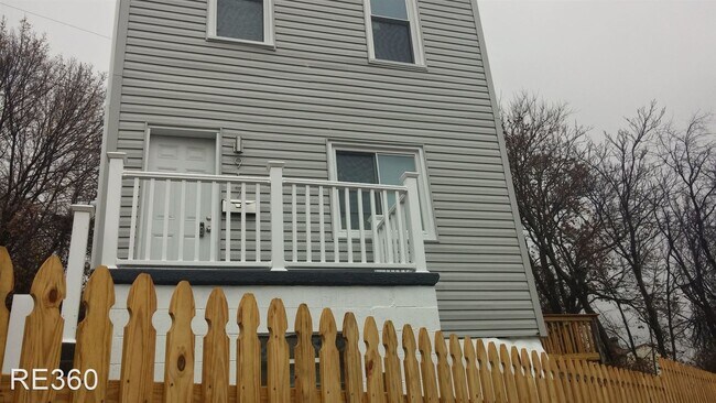 Foto del edificio - 2 br, 1 bath House - 917 Excelsior St Alle...