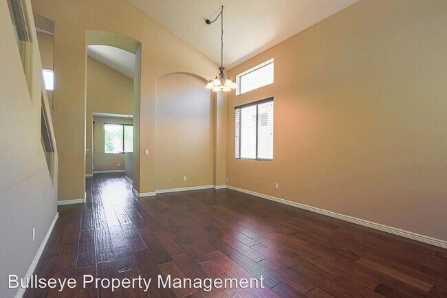 Building Photo - 4 br, 2.5 bath House - 10402 E. Saltillo Dr.