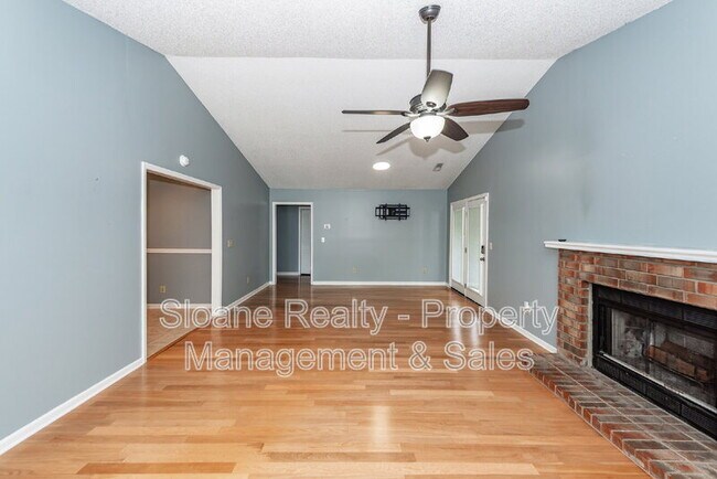Building Photo - 5212 Elba Dr