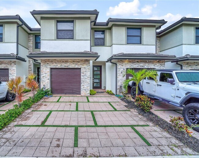 Foto del edificio - 15850 NW 91st Ct