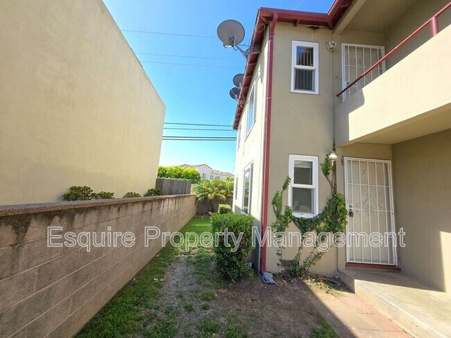 Foto del edificio - 808 Palm Dr
