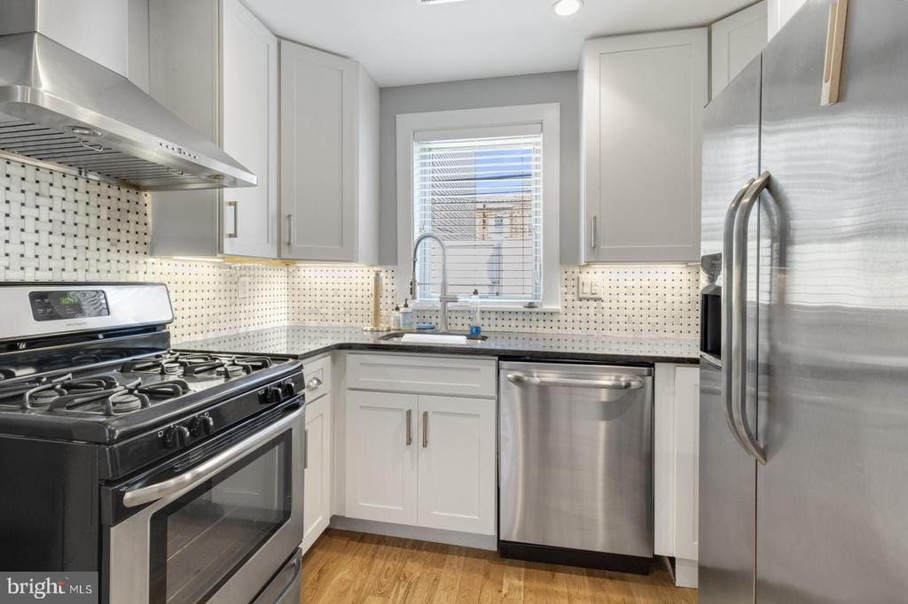 Primary Photo - 313 Mercy St