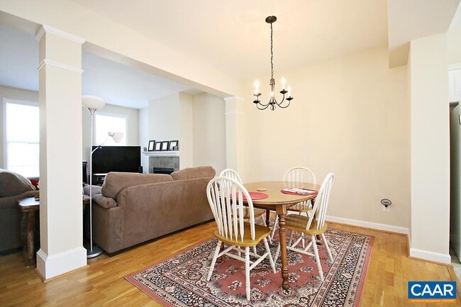 Foto del edificio - 1039 Carrington Pl