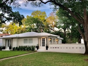 Building Photo - 1801 Beach Dr NE