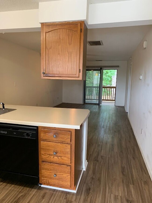 Foto del edificio - 2 Bedroom 2 Bath Condo in Park Place St. J...