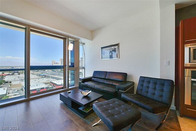 Foto del edificio - 4471 Dean Martin Dr