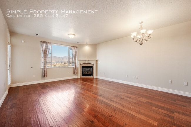 Building Photo - Luxury Condo with Stunning Views