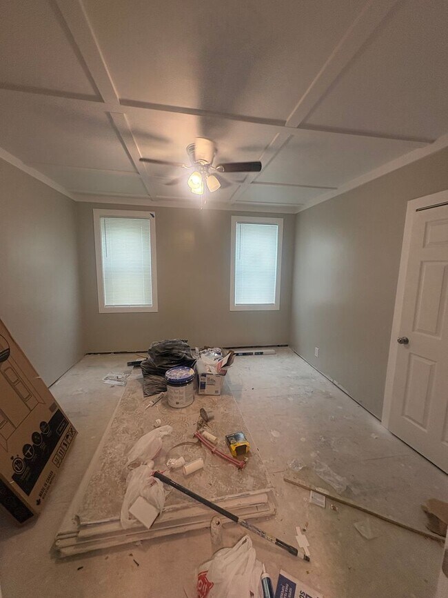 Foto del edificio - 3 Bed/1 Bath House UNDER RENOVATIONS
