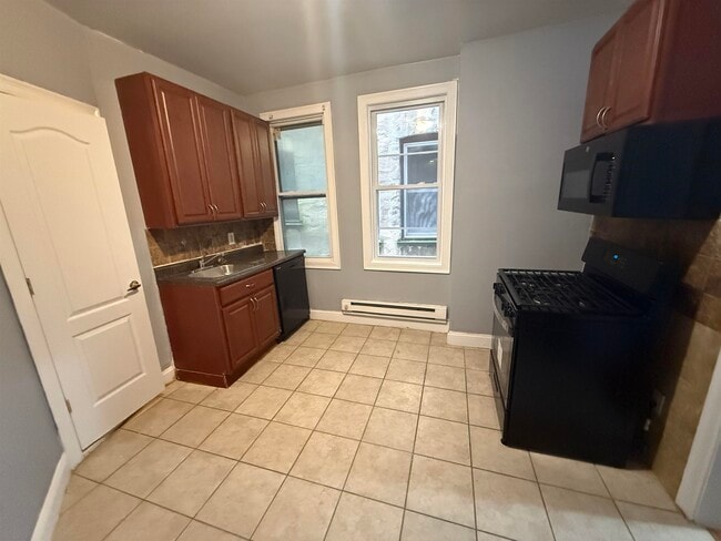 Building Photo - 129 W 54th St