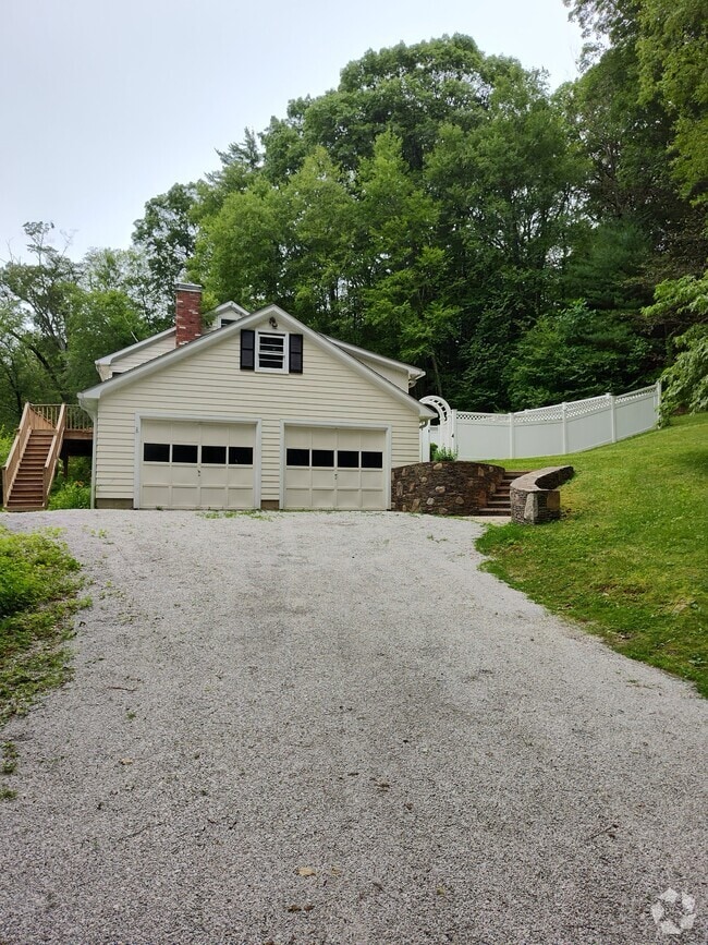 Building Photo - 60 Old Northville Rd