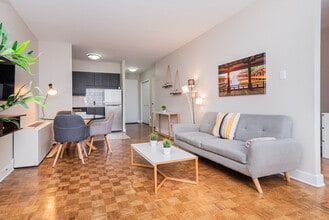 Building Photo - 3630 Promenade Sir-William-Osler