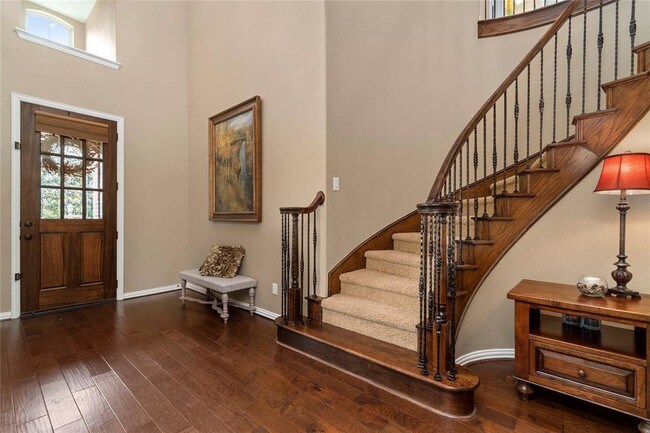 Building Photo - 231 Greylake Pl