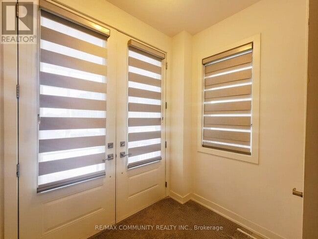 Photo du bâtiment - 8 Deer Rdg Cres