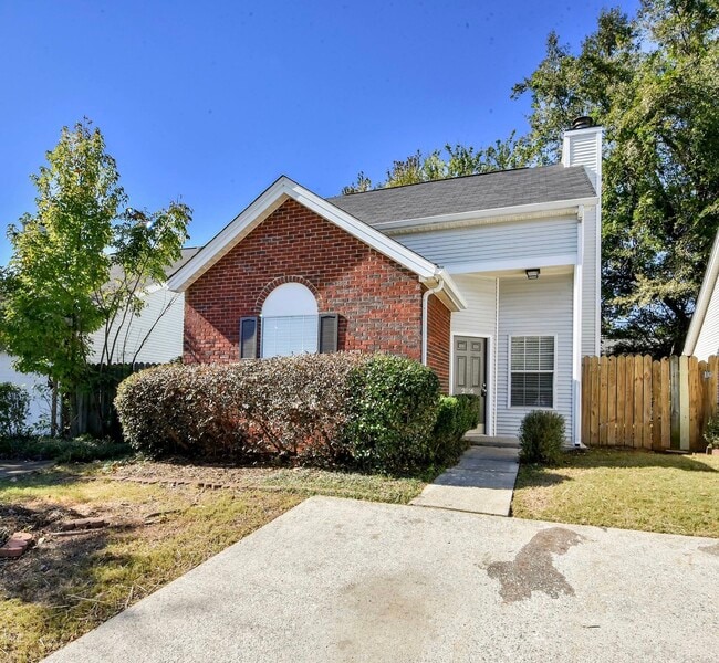 Building Photo - 2816 Robinwood Ln