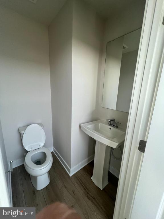 Foto del edificio - 2511 Baydon Ln