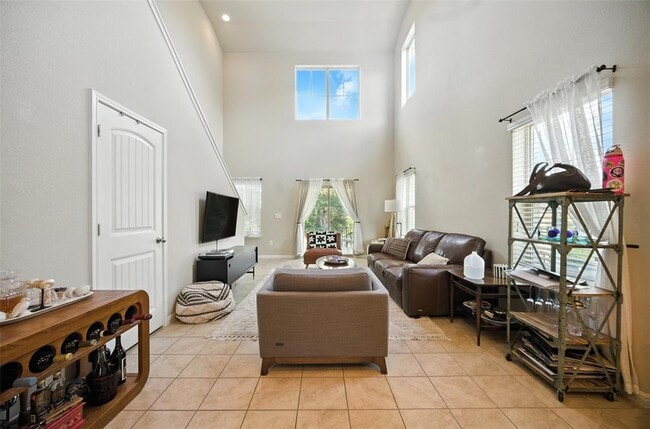 Foto del edificio - 516 E Slaughter Ln