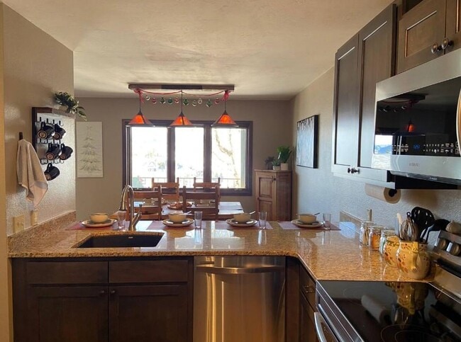 Building Photo - 35 Arapahoe Cir