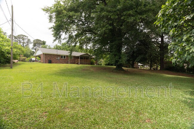 Building Photo - 219 Anita Dr