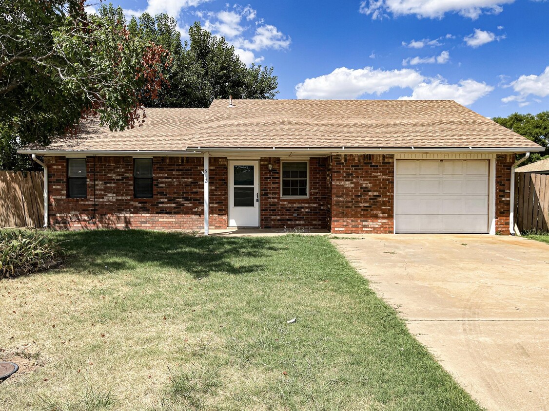 Primary Photo - 512 Brady Dr