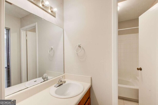 Foto del edificio - 805 Tuxworth Cir