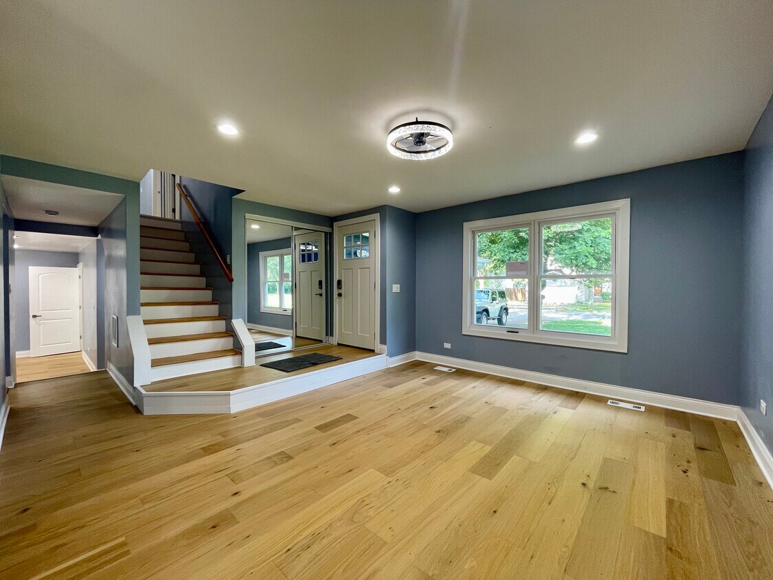 Foto principal - 30W170 Cynthia Ct