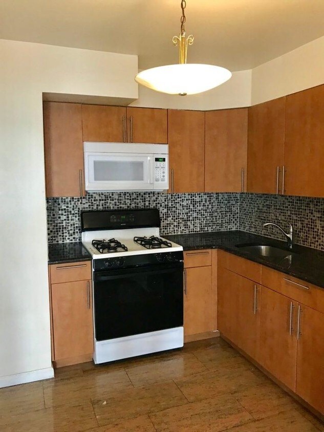 Primary Photo - 34-44 33rd Street