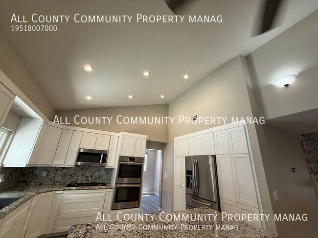 Building Photo - 42566 Escolacata Dr