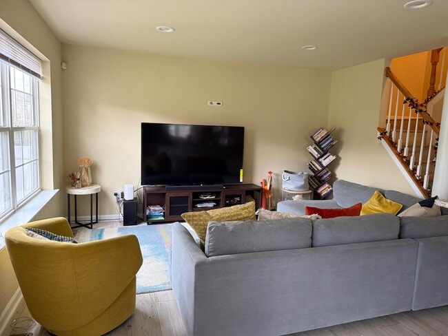 Foto del edificio - 283 Fountayne Ln