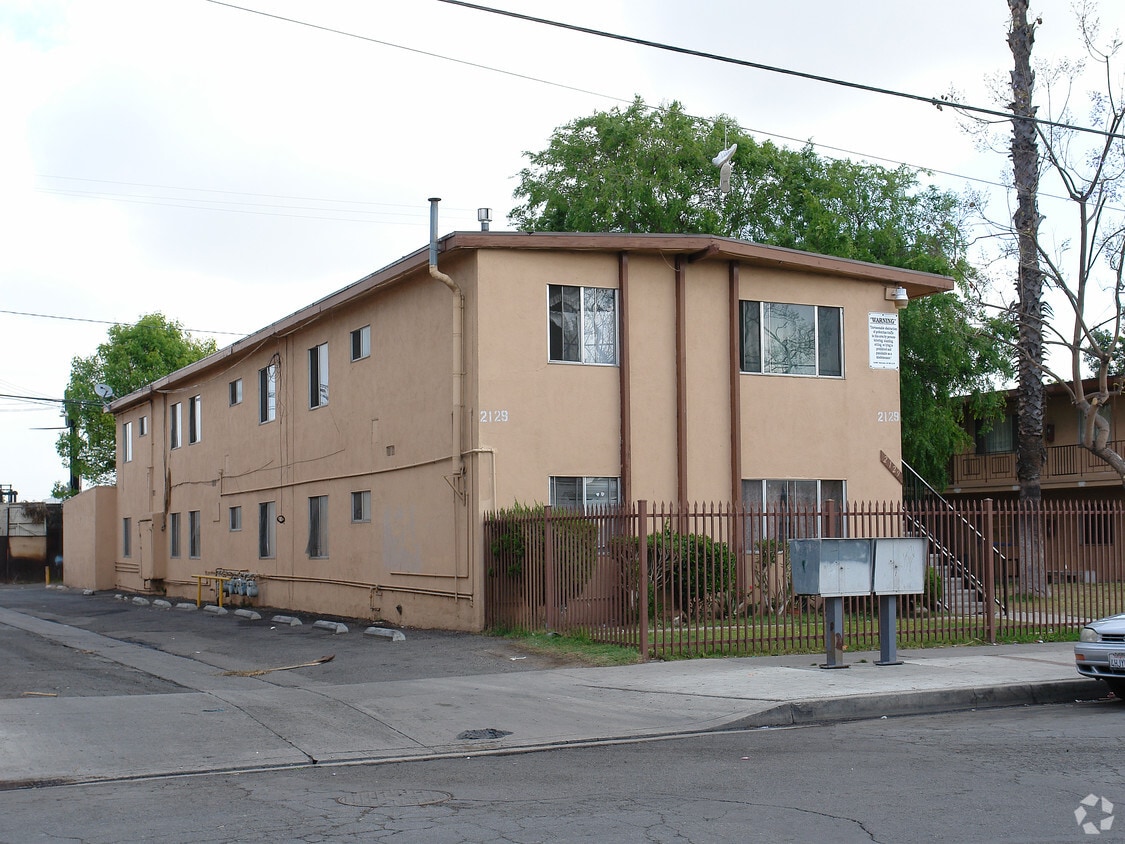 Building Photo - 2129 Myrtle St
