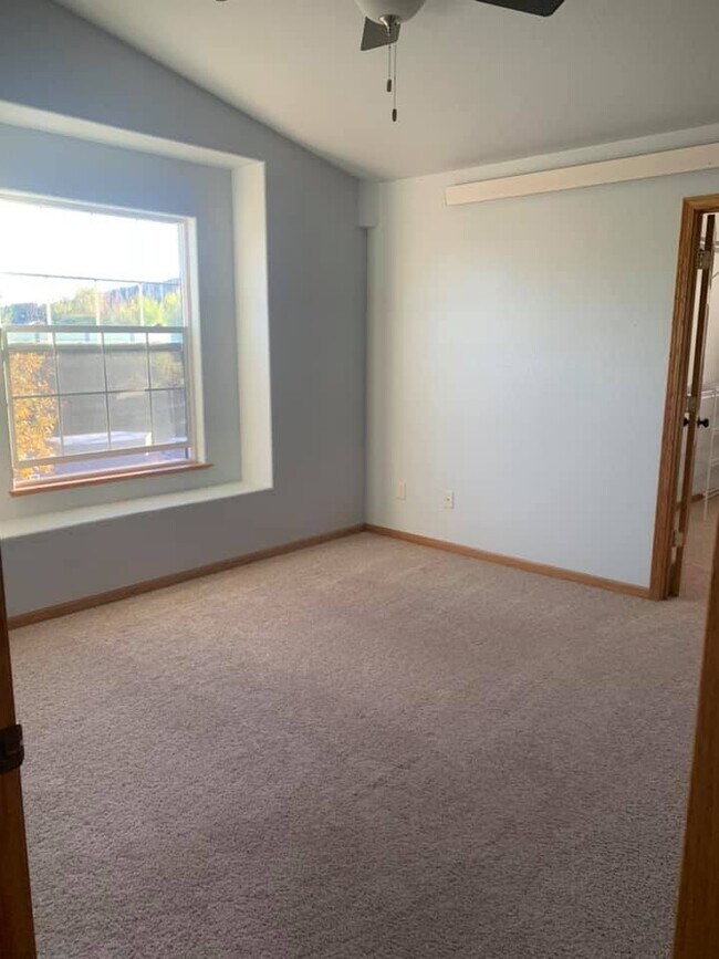 Master Bedroom - 772 Earleen St