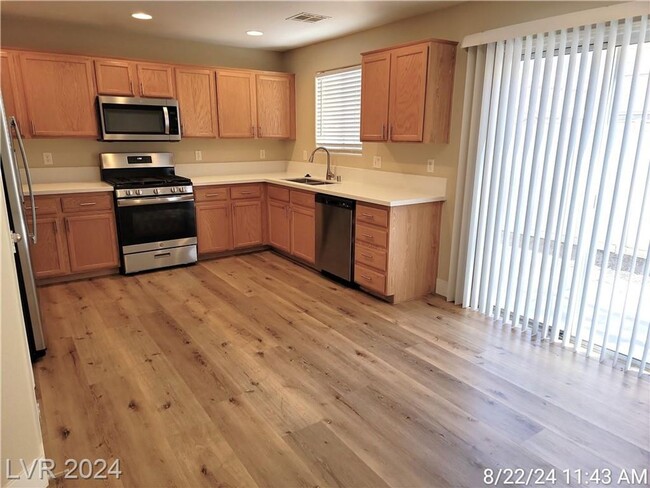 Building Photo - DON'T PASS THIS ONE UP!! SUPER CUTE HOME W...