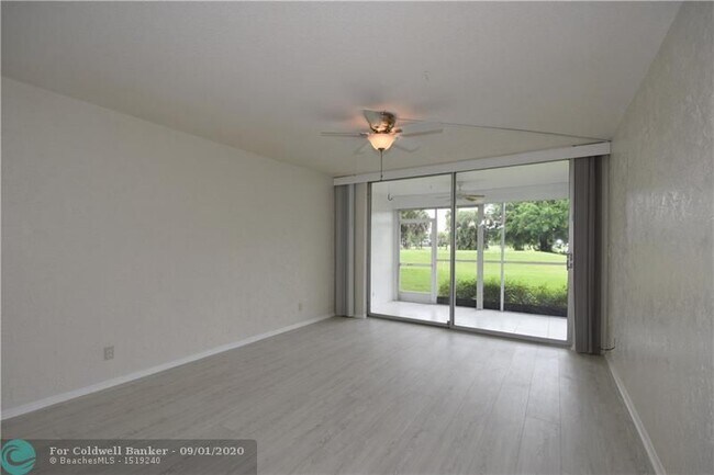 Building Photo - 2661 S Course Dr
