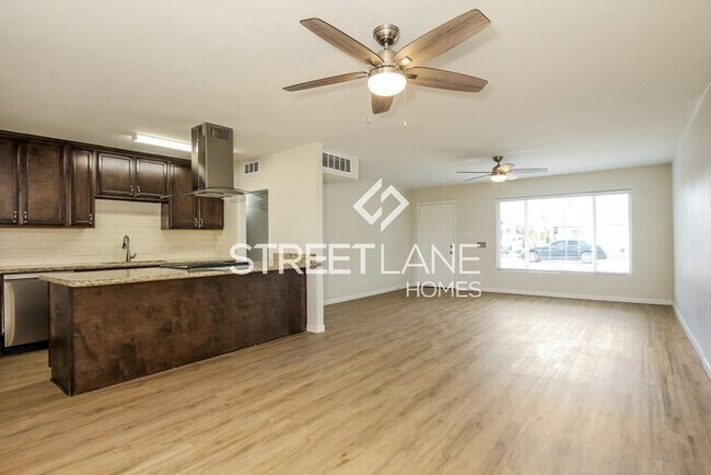 Building Photo - REDUCED!