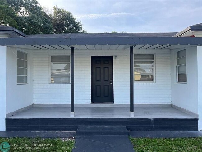 Foto del edificio - 2800 NW 4th St