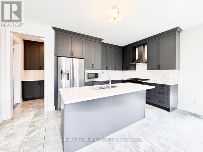 Building Photo - 6 Sweet Cicely St