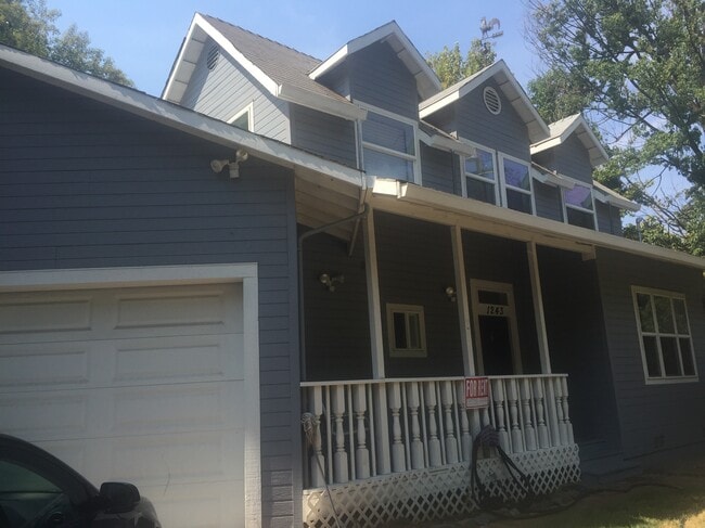 Building Photo - 1243 Stewart Ave