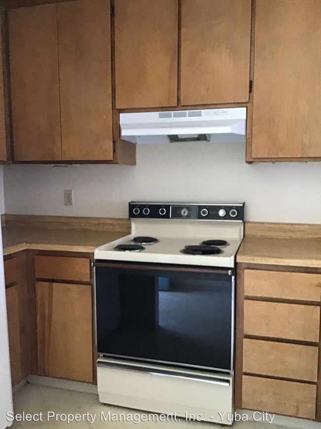 Building Photo - 815 G St