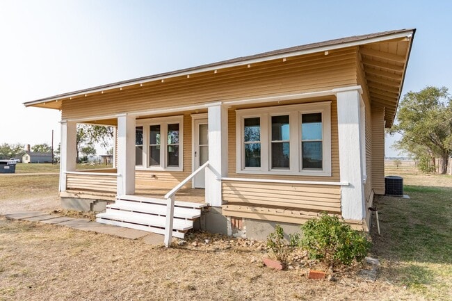 Foto del edificio - 2 Bedroom Cottage for Lease