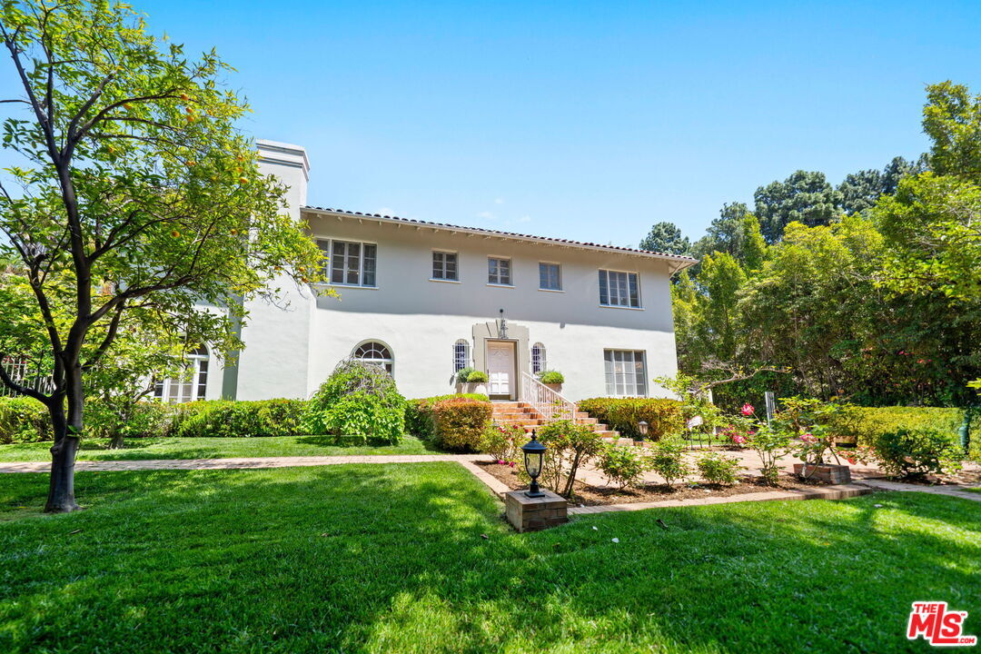 Primary Photo - 1004 N Beverly Dr