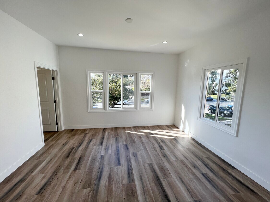 Primary Photo - 1450 Hauser Blvd