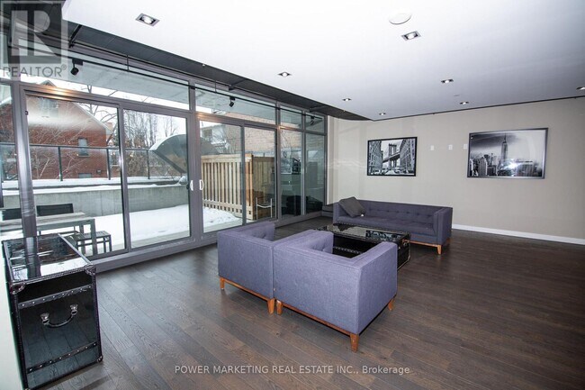 Building Photo - 224 Lyon St. N