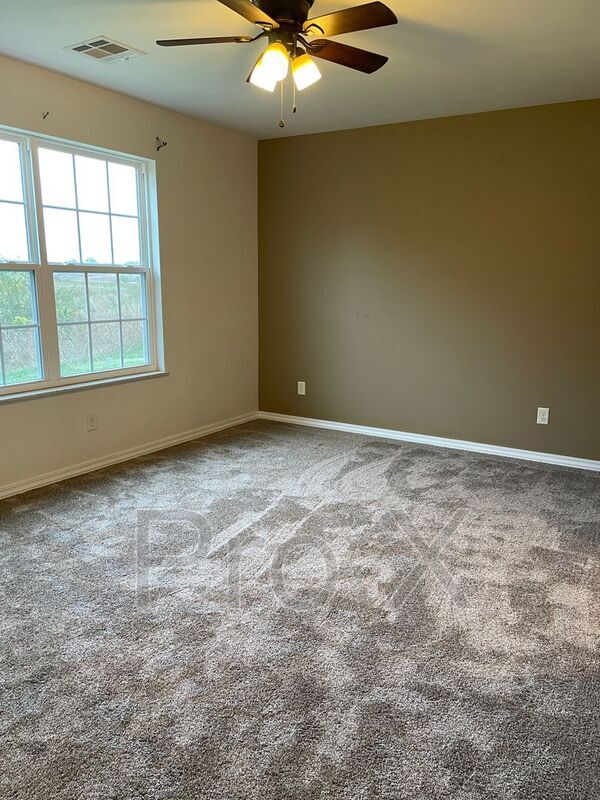 Building Photo - 605 Easton Dr