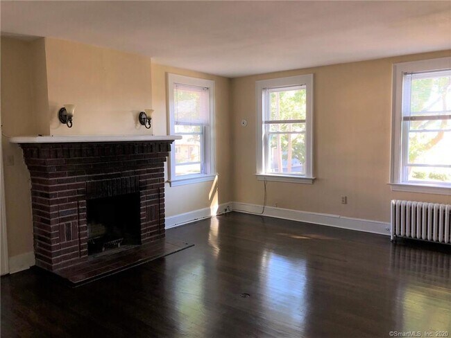 Foto del edificio - 512 Townsend Ave